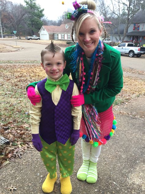 Whoville costumes! My cousins, Are they not the cutest ever??? Paula Who From Whoville Costume, Diy Whoville Costumes, Whoville Party, Christmas Costume Ideas, Whoville Costumes, Seuss Costumes, Cindy Lou Who Costume, Concert Costumes, Grinch Costume