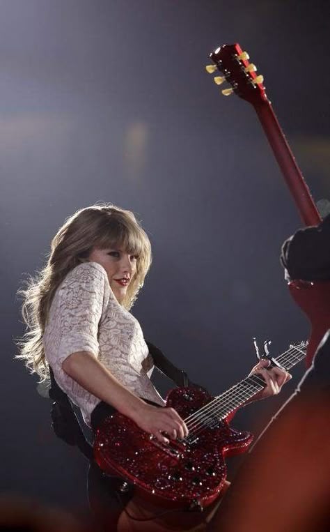 Electric Guitar, Taylor Swift, Swift, Guitar, Instagram Photos, Red, Instagram