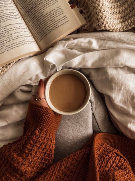 Coffee And Books Fall Aesthetic, Bookish Fall Aesthetic, Autumn Lifestyle Photography, Fall Bookish Aesthetic, September Vibes Aesthetic, Fall Vision Board Aesthetic, Autumn Reading Aesthetic, Fall Books Aesthetic, Cozy Book Aesthetic