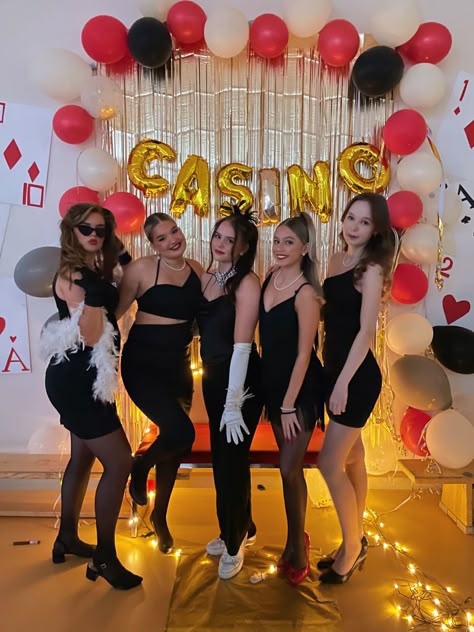 Vegas Themed Costumes, Casino Night Theme Outfit, Casio Theme Party, 18th Birthday Casino Party, Las Vegas Themed Party Outfit, Casino Birthday Outfit, Poker Party Outfit, Casino Night Theme Party Outfit, Casino Themed Outfit