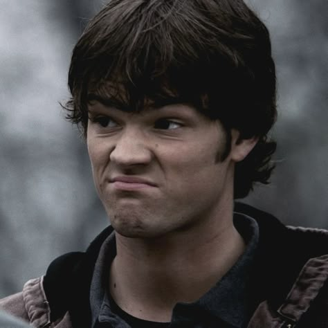 Sam Winchester Funny, Samuel Winchester, Young Sam Winchester, Dean Forester, Supernatural Pictures, Hot Dads, Sam Dean, Supernatural Sam, Supernatural Fans