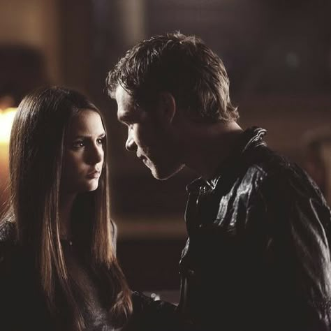 Klaus And Elena, Paul Wesley Vampire Diaries, Diary Movie, Ian And Nina, Vampire Diaries Outfits, Fan Image, Niklaus Mikaelson, Ian Somerhalder Vampire Diaries, Vampire Queen