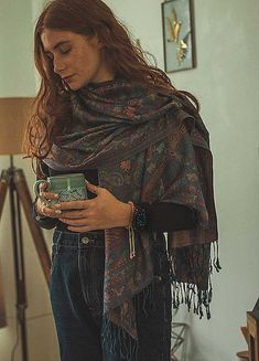 Layering Outfits Fall, Red Garnet Jewelry, Shawl Outfit, Bohemian Twist, Pakistani Fashion Casual, Scarf Outfit, Wedding Shawl, Aesthetic Women, Pashmina Shawl