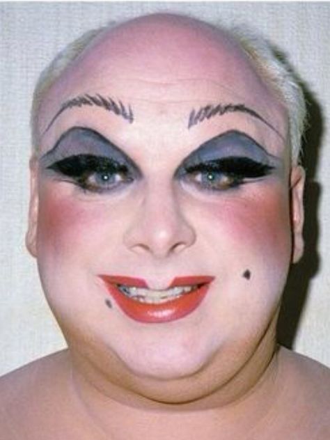 Divine. What a Beautifully Painted Face❤. Celebrity Polaroids, Drag Make-up, John Waters, Drag Makeup, Arte Sketchbook, Club Kids, Alfred Hitchcock, Rupaul, Cultura Pop