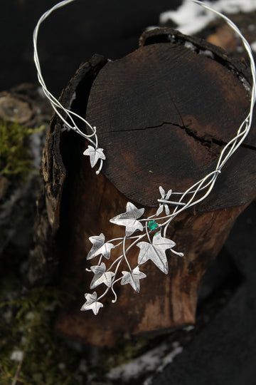 The most beautiful silver pendants of my inner garden.  Flowers, mushrooms, leaves, berries - more natural details. Ursula Jewelry, Elven Forest, Open Necklace, Piercing Inspiration, Silversmithing Jewelry, Elven Jewelry, Plant Jewelry, Dragonfly Jewelry, Botanical Jewelry