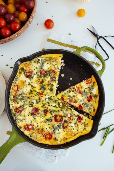 Recipe: Farmers Market Frittata — Farmers Market Suppers East Meals, Avocado Frosting, Vegetable Frittata, Breakfast Vegetables, Best Brunch Recipes, Avocado Brownies, Recipes Savory, Wedding Brunch, Summer Breakfast