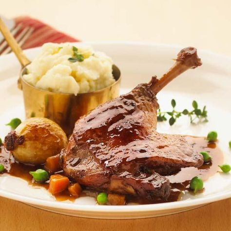 Pinot Braised Duck Leg Recipe Roasted Duck Legs Recipe, Duck Leg Recipes, Braised Duck, Duck Recipes, Game Food, Cooking School, Poultry Recipes, Food Plating, Meat Dishes