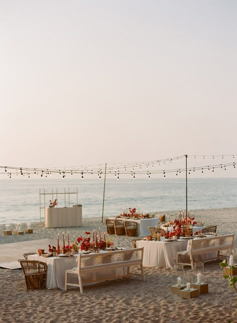 The Bride Wore a Monique Lhuillier Dress to Marry on a Jetty in the Middle of the Pacific Ocean | Vogue Beach Engagement Party, Vintage Beach Wedding, Beach Wedding Setup, Monique Lhuillier Dress, Small Beach Weddings, Monique Lhuillier Wedding, Simple Beach Wedding, Dream Beach Wedding, Beachy Wedding