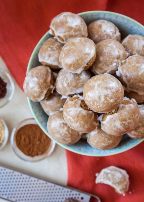 Chocolate Anise Cookies, Diy Christmas Food Ideas, Pheffernuese Cookies Recipe, Cookies Store, Pfeffernusse Cookies, Traditional German Christmas, Spice Cookie Recipes, German Christmas Cookies, German Cooking