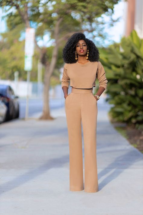 Long Sleeve Crop + High Waist Pants – StylePantry High Waisted Pants Outfit, Style Pantry, Woman Suit Fashion, High Waist Pants, Graduation Outfit, Looks Chic, Feminine Outfit, Jumpsuit Fashion, Professional Outfits