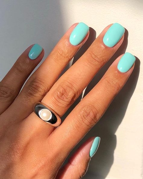 OPI on Instagram: “#GelatoOnMyMind a vibrant robin's egg #blue is one way to keep your cool in the sun. 🌞🦋 By: @iramshelton #OPIObsessed #ColorIsTheAnswer…” Robin Blue Nails, Robins Egg Blue Nails, Vibrant Blue Nails, Turquoise Nail Designs, Tiffany Blue Nails, Blue Gel Nails, Aqua Nails, True Spring, Turquoise Nails