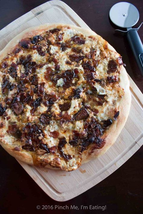 Fig Flatbread Pizza, Fig Jam Pizza, Fig Flatbread, Fancy Cheese Board, Figs Blue Cheese, Blue Cheese Pizza, Blue Cheese Tart, Gorgonzola Pizza, Fig Pizza