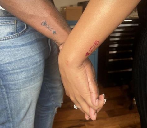 Tattoos To Match With Boyfriend, Small Boyfriend And Girlfriend Tattoos, Soul Tie Matching Tattoo, Tattoo Ideas To Get For Your Boyfriend, Couple Matching Small Tattoos, Small Cute Couple Tattoos, Matching Tats With Boyfriend, Matching Significant Other Tattoos, Cute Couple Tattoos Unique Meaningful