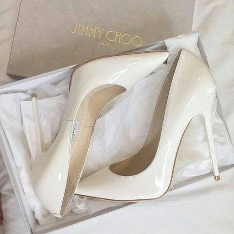 Jimmy Choo Wedding Shoes, قلادات متدلية, Kasut Wanita, Hak Tinggi, Fashion Shoes Heels, White High Heels, Jimmy Choo Heels, Prom Heels, Fancy Shoes