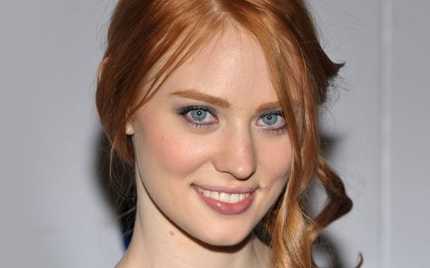 Deborah Ann Woll (born February 7, 1985) is an American actress best known for her role as Jessica Hamby on HBO's True Blood. Description from ouchpress.com. I searched for this on bing.com/images Jessica Hamby, Deborah Ann Woll, Hollywood Girls, Yvonne Strahovski, Mary Jane Watson, Celebrity Wallpapers, Stunning Eyes, Red Hair Color, Beauty Inspiration