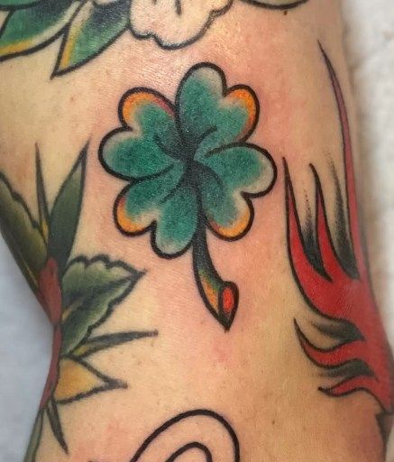 Four Leaf Clover Tattoo, Horse Shoe Tattoo, Clover Tattoo, Shamrock Tattoos, Celtic Knot Tattoo, Tattoo Themes, Traditional Sleeve, Clover Tattoos, Knot Tattoo