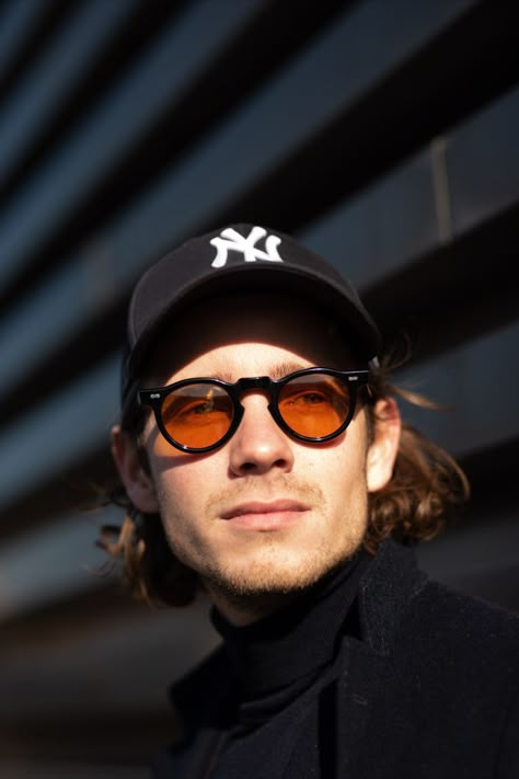 The Welt round-shaped orange lenses with attitude can easily adapt both to classic and casual styles. Sunglasses Mens Outfit, Men’s Fashion Sunglasses, Mens Eye Glasses Frames, Round Sunglasses Outfit, 2025 Glasses, Cool Ice Cream, People With Glasses, Male Sunglasses, Mens Eye Glasses