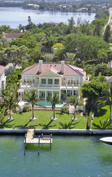 Waterfront House Exterior, Waterfront Homes Exterior, Big Beach House, Waterfront House, Mansion Aesthetic, Beach House Aesthetic, Florida Mansion, Beach Mansion, Luxury Beach House