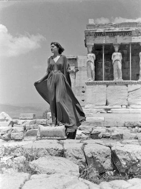 The Erechtheion, Leni Riefenstahl, Benaki Museum, Best Street Art, Fine Photography, History Of Photography, Ancient Temples, Greek Art, Acropolis