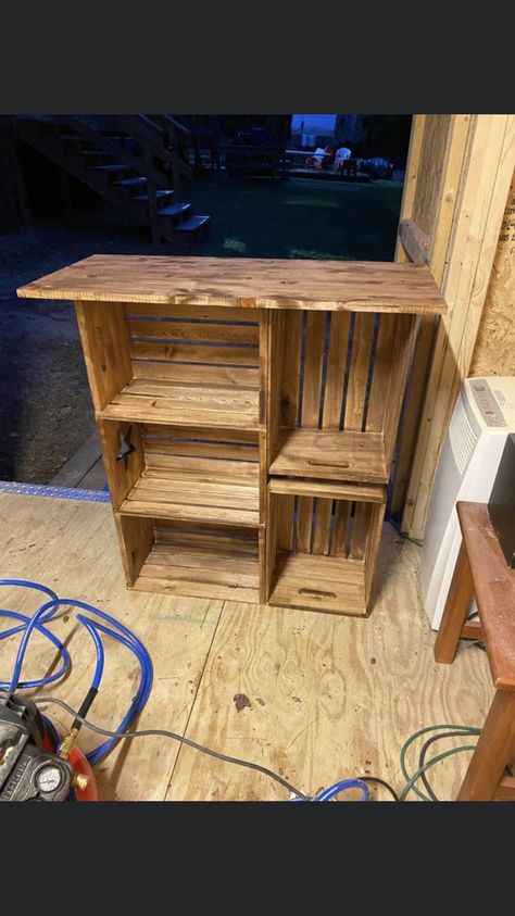 Small Boutique Event Space, Vendor Display Stand Diy, Apparel Vendor Booth Display Ideas, Boutique Crate Display, Wood Crate Jewelry Display, Boho Display Booth, Small Store Set Up Ideas, Country Booth Display Ideas, Wood Crate Checkout Stand