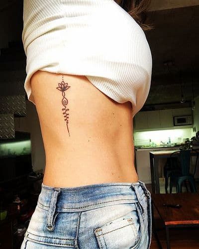 Top 104 Best Unalome Tattoo Ideas - [2020 Inspiration Guide] Lotusblume Tattoo, Minimalist Tattoo Meaning, Rib Tattoos For Women, Hamsa Tattoo, Unalome Tattoo, Inspiration Tattoos, Small Meaningful Tattoos, Original Tattoos, Arrow Tattoo