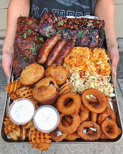 Nonchalant Compilation of 43 Remarkable Images Platter Recipes, Eating Junk Food, Bbq Platter, Bbq Tray, Food Crush, Man Food, Food Goals, Food Platters, Onion Rings