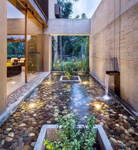 Modern Waterfall Design #modern #villa #design #casa #home #house #luxury #luxurylife #luxuryhomes #architecture #architect… Kolam Koi, Courtyard Gardens Design, Patio Interior, Design Exterior, Interior Garden, Courtyard Garden, Water Feature, Design Case, Outdoor Design