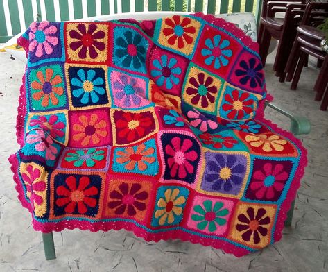 Daisy Charity Square | NICOLA KNITS Daisy Square, Mandala Yarn, Daisy Garden, Granny Square Crochet Patterns Free, Vintage Daisy, Aran Weight Yarn, Flower Blanket, Crochet Daisy, Beaded Cross Stitch