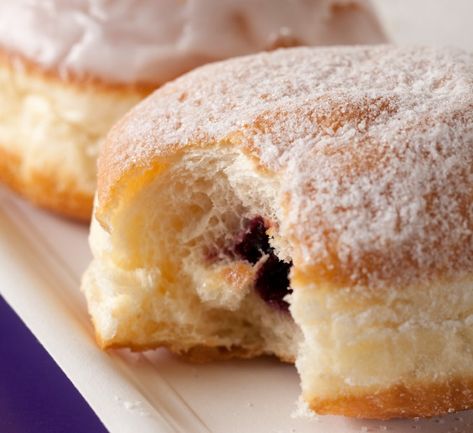 How to Make Filled Donuts (Bismarks) - The Prepared Pantry Blog | Recipes, Articles, and More Filled Bismarks, Bismark Donut Recipe, Bismark Donut, Jelly Donuts Recipe, Best Donut Recipe, Breakfast Danish, Sour Cream Potatoes, Donut Mix, Jelly Donuts