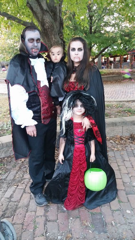 Swindler Sister Halloween Swindler Family Halloween Family of Vampires Family Vampire Costume Halloween, Vampire Family Costume, Vampire Couple Costumes, Dracula Halloween Costume, Vampire Couple, Vampire Family, Dracula Costume, Indowestern Dress, Family Halloween Costume