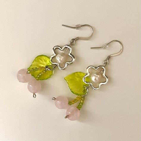 rose quartz crystal cherry stainless steel earrings Bell Flower Earrings, Seed Bead Earrings Ideas, Diy Earring Inspiration, Cute Earring Ideas, Charm Earrings Diy, Cherry Blossom Earrings, Fishhook Earrings, Handmade Beaded Earrings, Earring Inspo