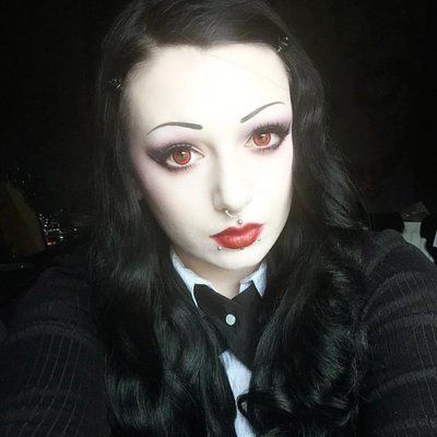 Toxic Tears, Gothic Landscape, Types Of Goth, Modern Goth, Gothic Hairstyles, Female Inspiration, How To Draw Eyebrows, Belfast Northern Ireland, Alt Girls