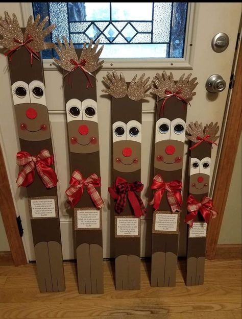 Christmas Fence Post Crafts, Snowman Board Kids Height, Christmas Height Boards For Kids, Snowman Height Board, Snow Measuring Stick Diy, Fence Post Crafts, Christmas Tree Fence, Classroom Christmas Activities, Fence Pickets