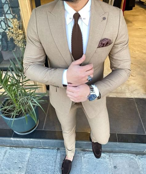 Dark Cream Suits For Men, Dark Beige Groom Suit, Tan And Brown Suit, Tan Suit Brown Tie, Mens Taupe Suit, Tan Tuxedo Prom, Brown Suit Prom, Cream Prom Suit, Men’s Tan Suit