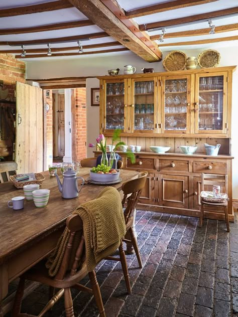 English Farmhouse, Period Living, Set Sofa, Real Homes, Cottage Kitchens, Brick Flooring, Country Farmhouse Decor, New Living Room, Country Farmhouse