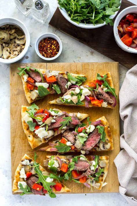 Steak Gorgonzola, Cheese Mushrooms, Cheese Dinner, Comfort Dinner, Light Appetizers, Easy Steak, Gorgonzola Cheese, Veggie Meals, Supper Ideas