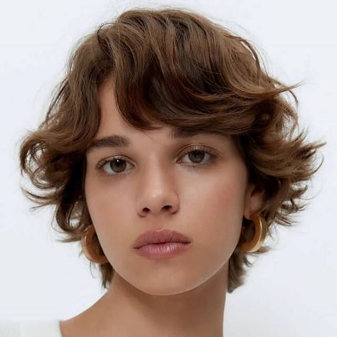 Flattering Shaggy Pixie Cut for Women | Shaggy Pixie Cut For Fine Hair Short Shaggy Pixie Haircuts, Shaggy Pixie Cut, Wavy Pixie Haircut, Wavy Hair Long, Layered Pixie Cut, Shaggy Pixie Cuts, Shaggy Pixie, Longer Pixie Haircut, Long Pixie Hairstyles