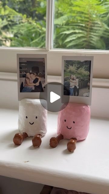 Jelly Cat Photo Holder, Jelly Cat Air Dry Clay, Air Dry Clay Jellycat, Jelly Cat Marshmallow, Art To Do With Your Best Friend, Jellycat Clay Ideas, Jelly Cat Clay Ideas, Magic Model Clay Ideas, Ceramic Ideas Cute