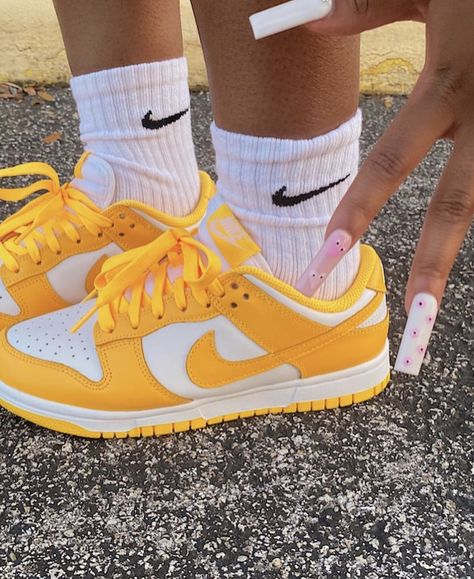 Yellow Jordan 1s Outfit, Nike Dunks Yellow, Colorful Nikes, Yellow Sneakers Outfit, Dunks Yellow, Nike Shoes Yellow, Yellow Dunks, Yellow Jordans, Yellow Nike Shoes