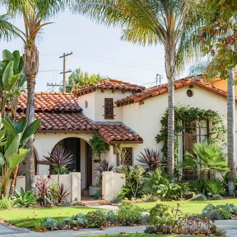 2217 Manning Ave, Los Angeles, CA 90064 | Trulia Mission Revival Homes, Small Spanish Style Homes, Spanish Style Home Exterior, Moroccan Aesthetic, Spanish Hacienda, Spanish Bungalow, Mexican Hacienda, African House, Spanish Style Home