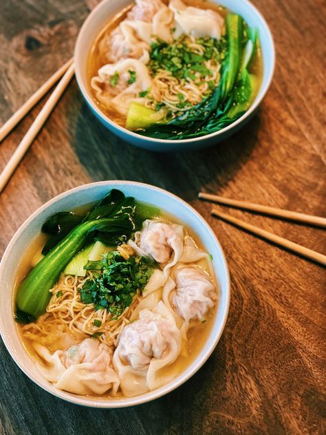 Wonton Noodle Soup Chinese Noodle Dishes, Wonton Noodle Soup, Pork Pasta, Tiffy Cooks, Wonton Noodles, Noodle Soup Recipe, Chinese Noodles, Korean Fried Chicken, Noodle Soup Recipes