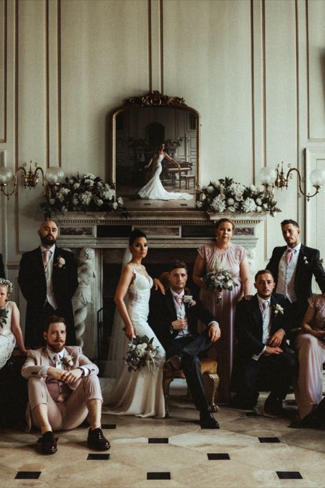 Family Mafia Photoshoot Aesthetic, Dramatic Bridal Party Photos, Dynamic Wedding Photos, Dramatic Wedding Party Photos, Wedding Pictures Ideas With Bridesmaids, Dramatic Wedding Portraits, Mob Style Wedding Photos, Mafia Style Wedding Photos, Unique Wedding Family Photos