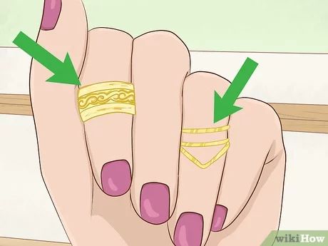 your ring on your middle, index finger, or ring finger Mid Rings How To Wear, Upper Finger Ring, First Knuckle Rings, Knuckle Rings For Ladies, Knuckle Rings How To Wear, Finger Tip Rings, Ways To Wear Rings, Knuckle Rings Aesthetic, Pointer Finger Ring