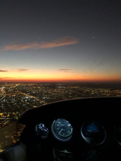 Pilot Life, Pilot Career, Day Flight, Flight Pilot, Small Airplanes, Fly Plane, Becoming A Pilot, Student Pilot, Plane And Pilot