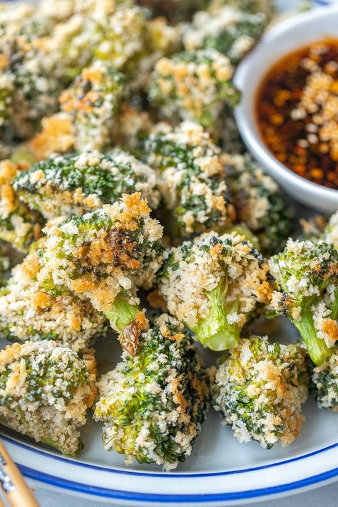 Brocolli Appetizer Recipes, Meal Ideas With Broccoli, Broccoli Starters, Panko Veggies, Panko Vegetables, Spicy Broccoli Recipes, Broccoli Appetizers For Party, Korean Broccoli Side Dish, Halloween Broccoli