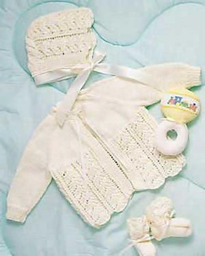 FaveCrafts - 1000s of Free Craft Projects, Patterns, and More Layette Pattern, Bernat Baby Yarn, Baby Layette Set, Knit Baby Booties, Baby Layette, Baby Cardigan Knitting Pattern, Baby Knitting Patterns Free, Knitted Baby Clothes, Layette Set