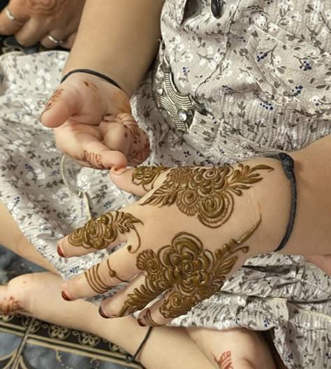 Child Mehandi Design, Child Mehndi Design, Baby Hand Mehndi Design, Baby Mehandi, Baby Mehendi, Kids Mehndi Designs, Henna Tree, Baby Mehndi, Baby Mehndi Design