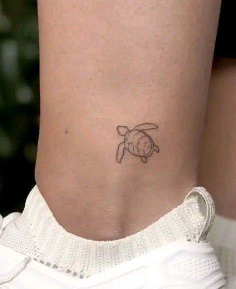 Turtle Simple Tattoo, Fine Line Turtle Tattoo, Honeymoon Tattoo, Simple Ankle Tattoos, Small Turtle Tattoo, Tattoo Turtle, Minimalistic Tattoo Ideas, Tortoise Tattoo, Minimalistic Tattoo