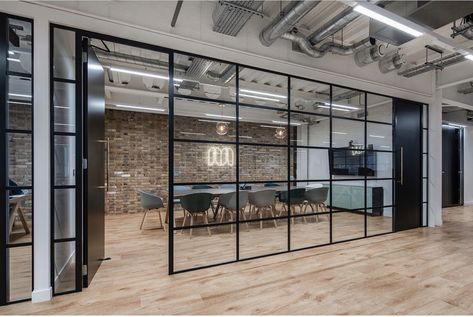 Unique Office Spaces, Collaborative Workspace, Office Meeting Room, Unique Office, Office Meeting, Glass Partition, Diy Tv, Workplace Design, Workspace Design