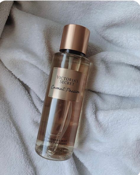 Victoria Secret Spray, Victoria Secret Vanilla, Victoria Secrets Coconut, Victoria Secret Body Spray, Womens Body, Victoria Secret Body Mist, Alat Makeup, Victoria Secret Fragrances, Victoria Secret Perfume